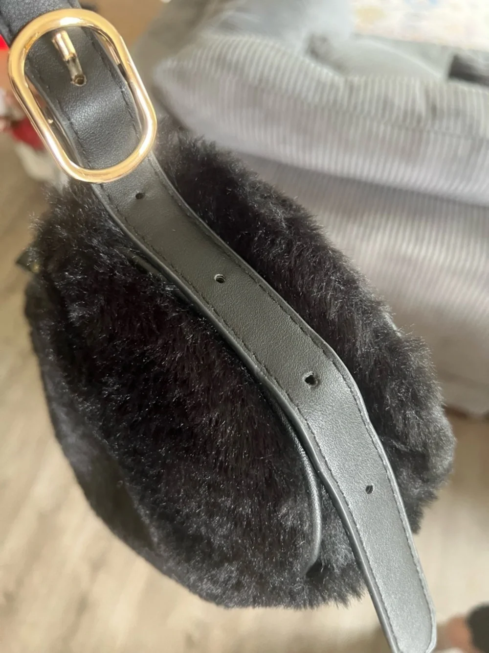 Extra Fur Life Crossbody Bag - Black